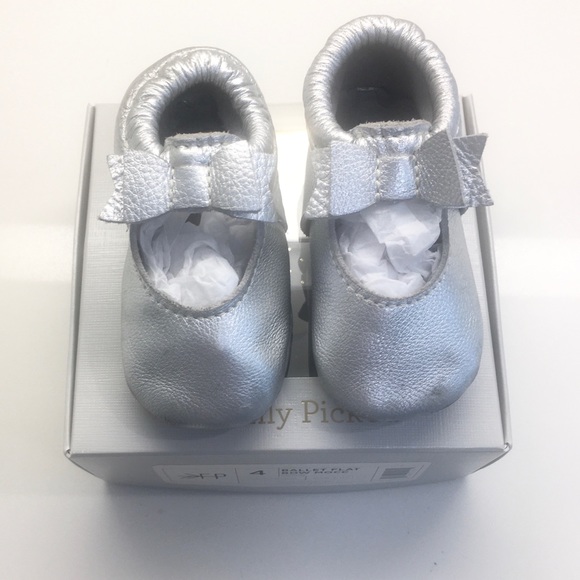 Freshly Picked Other - Freshly Picked Ballet Flat Bow Mocc in Chrome💕